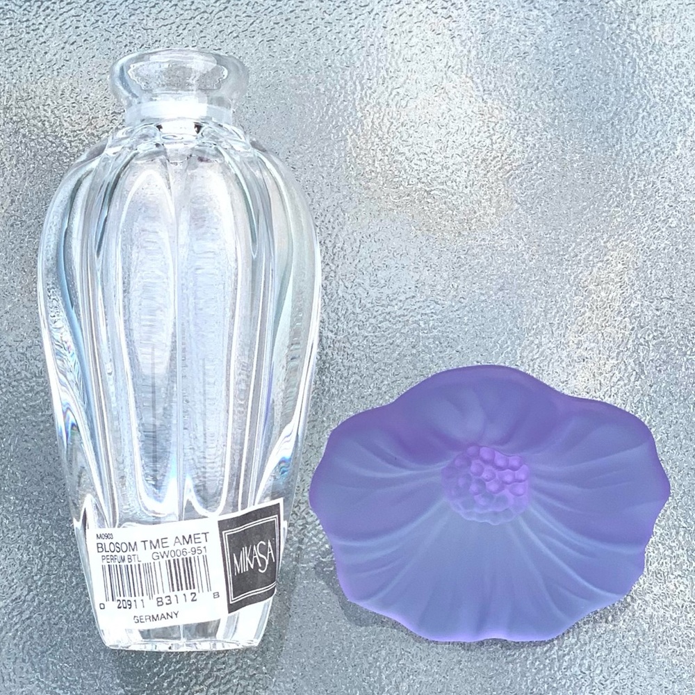 Mikasa Crystal Purple Flower Stopper Perfume Bottle - Picture 5 of 9